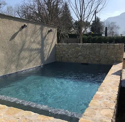 La Grange A Roger Villa
