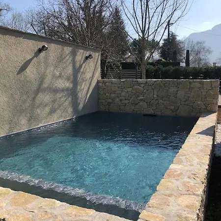 La Grange A Roger Villa